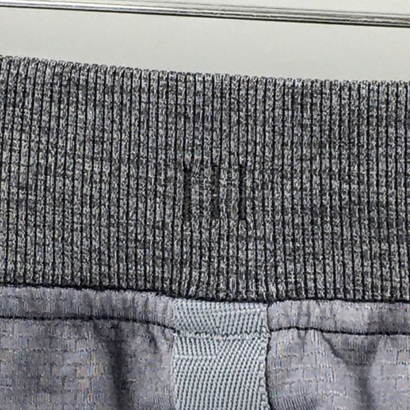 Lululemon Mens Textured Tech Pant Gray Tapered Training Running Jogger Sz L - Picture 9 of 11